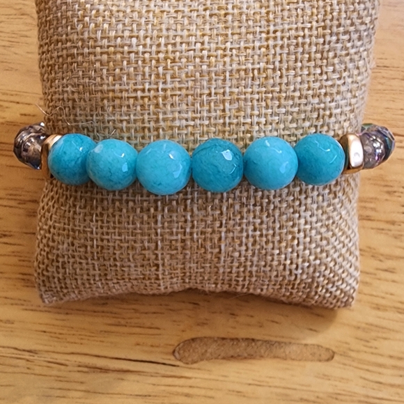 Turquoise and Pearl Beaded Bracelet with Black Accent - Picture 5 of 5
